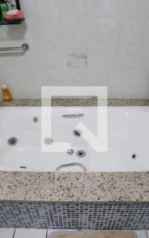 Casa à venda com 330m², 4 quartos e 3 vagasBanheiro 1 - Casa 1