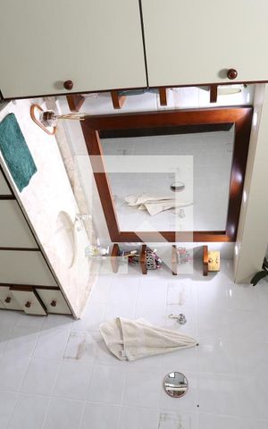 Casa à venda com 330m², 4 quartos e 3 vagasBanheiro 1 - Casa 1