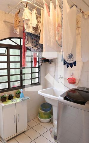 Casa à venda com 330m², 4 quartos e 3 vagasÁrea de Serviço - Casa 1