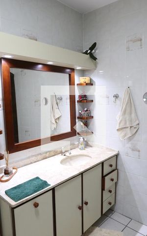 Casa à venda com 330m², 4 quartos e 3 vagasBanheiro 1 - Casa 1