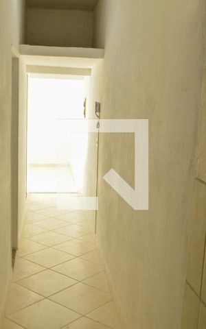 Casa à venda com 113m², 2 quartos e sem vaga Casa à venda com 113m², 2 quartos e sem vagaCorredor