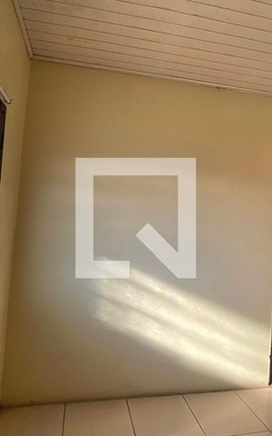 Casa à venda com 140m², 2 quartos e 2 vagasSala
