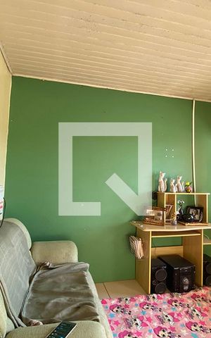 Casa à venda com 140m², 2 quartos e 2 vagasSala