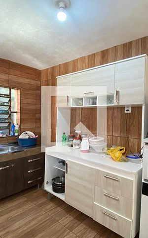 Casa à venda com 140m², 2 quartos e 2 vagasCozinha