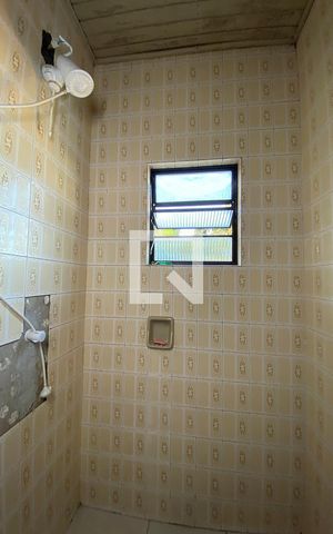 Casa à venda com 140m², 2 quartos e 2 vagasBanheiro