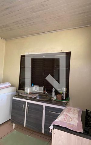 Casa à venda com 140m², 2 quartos e 2 vagasCozinha e Área de Serviço