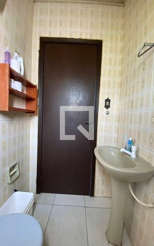 Casa à venda com 140m², 2 quartos e 2 vagasBanheiro