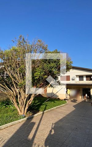 Casa à venda com 140m², 2 quartos e 2 vagasFachada