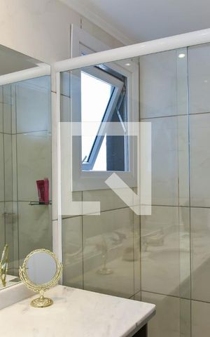 Apartamento à venda com 75m², 2 quartos e 1 vaga Apartamento à venda com 75m², 2 quartos e 1 vagaBanheiro Social