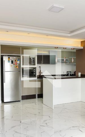 Apartamento à venda com 75m², 2 quartos e 1 vaga Apartamento à venda com 75m², 2 quartos e 1 vagaSala