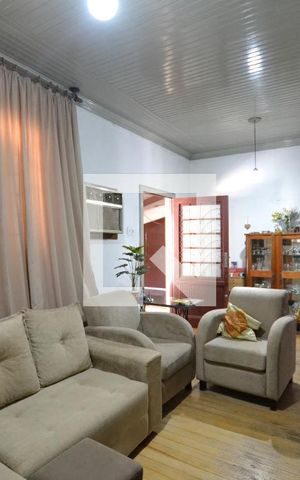 Casa à venda com 180m², 3 quartos e 3 vagasSala