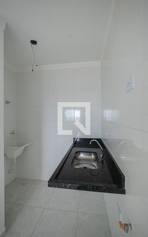 Apartamento à venda com 40m², 2 quartos e sem vaga Apartamento à venda com 40m², 2 quartos e sem vagaCozinha e Serviço