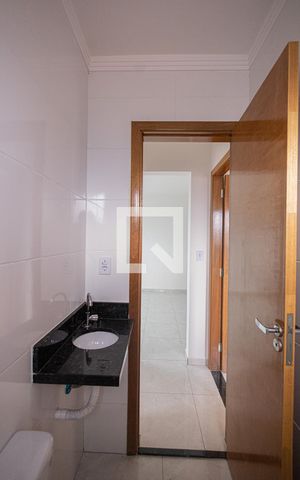 Apartamento à venda com 40m², 2 quartos e sem vaga Apartamento à venda com 40m², 2 quartos e sem vagaBanheiro Social