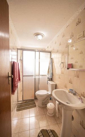 Casa à venda com 500m², 2 quartos e 4 vagas Casa à venda com 500m², 2 quartos e 4 vagasBanheiro Social