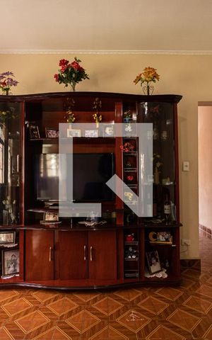 Casa à venda com 500m², 2 quartos e 4 vagas Casa à venda com 500m², 2 quartos e 4 vagasSala