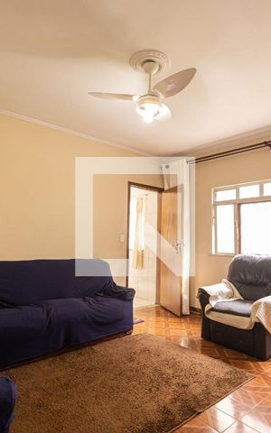 Casa à venda com 500m², 2 quartos e 4 vagas Casa à venda com 500m², 2 quartos e 4 vagasSala