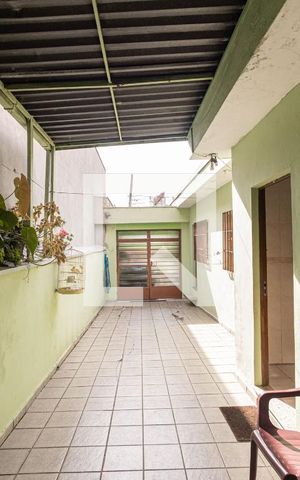 Casa à venda com 500m², 2 quartos e 4 vagas Casa à venda com 500m², 2 quartos e 4 vagasÁrea Externa