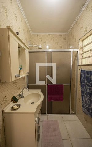 Casa à venda com 500m², 2 quartos e 4 vagas Casa à venda com 500m², 2 quartos e 4 vagasBanheiro Quarto 1