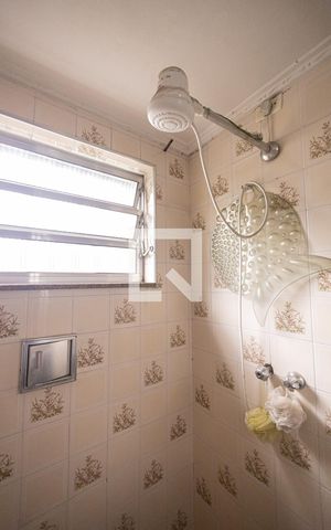 Casa à venda com 500m², 2 quartos e 4 vagas Casa à venda com 500m², 2 quartos e 4 vagasBanheiro Social