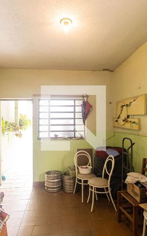 Casa à venda com 500m², 2 quartos e 4 vagas Casa à venda com 500m², 2 quartos e 4 vagasComodo extra