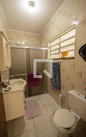 Casa à venda com 500m², 2 quartos e 4 vagas Casa à venda com 500m², 2 quartos e 4 vagasBanheiro Quarto 1