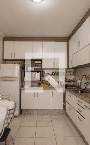 Casa à venda com 500m², 2 quartos e 4 vagas Casa à venda com 500m², 2 quartos e 4 vagasCozinha