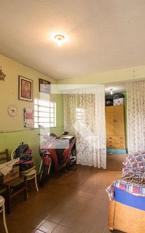 Casa à venda com 500m², 2 quartos e 4 vagas Casa à venda com 500m², 2 quartos e 4 vagasComodo extra