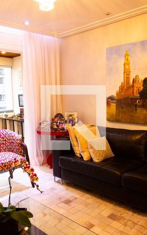 Apartamento à venda com 136m², 4 quartos e 2 vagas Apartamento à venda com 136m², 4 quartos e 2 vagasSala de Estar