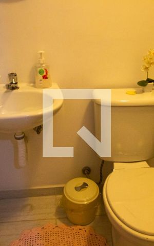 Apartamento à venda com 136m², 4 quartos e 2 vagas Apartamento à venda com 136m², 4 quartos e 2 vagasBanheiro de Serviço