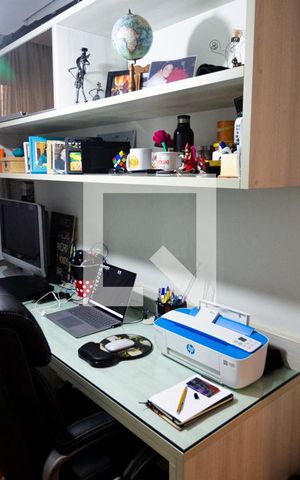 Apartamento à venda com 136m², 4 quartos e 2 vagas Apartamento à venda com 136m², 4 quartos e 2 vagasEscritório