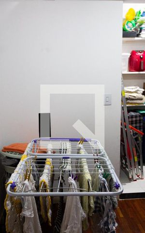 Apartamento à venda com 136m², 4 quartos e 2 vagas Apartamento à venda com 136m², 4 quartos e 2 vagasÁrea de Serviço