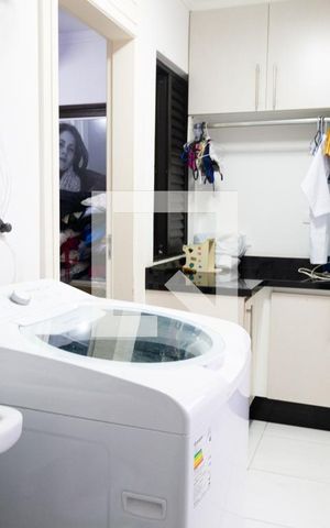 Apartamento à venda com 136m², 4 quartos e 2 vagas Apartamento à venda com 136m², 4 quartos e 2 vagasÁrea de Serviço