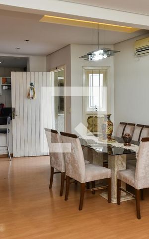 Casa à venda com 300m², 3 quartos e 2 vagas Casa à venda com 300m², 3 quartos e 2 vagasSala de Jantar
