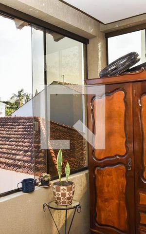 Casa à venda com 300m², 3 quartos e 2 vagas Casa à venda com 300m², 3 quartos e 2 vagasSacada da Suíte