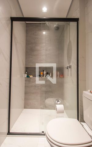 Apartamento para alugar com 112m², 2 quartos e 2 vagasDetalhe banheiro