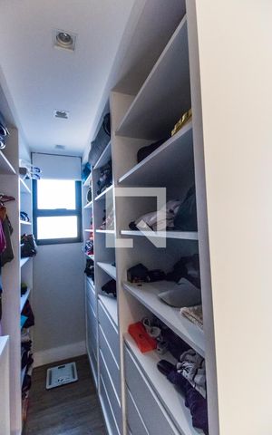 Apartamento para alugar com 112m², 2 quartos e 2 vagasCloset da suíte
