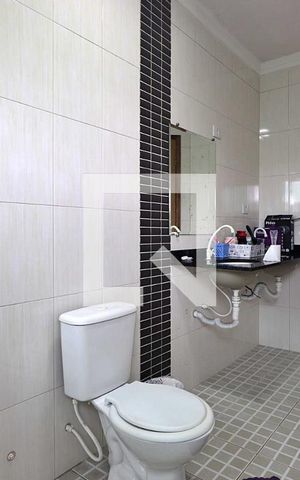 Casa à venda com 250m², 3 quartos e 6 vagasSuíte 1 - Banheiro