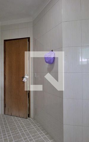 Casa à venda com 250m², 3 quartos e 6 vagasSuíte 1 - Banheiro