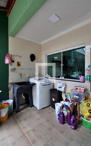 Casa à venda com 250m², 3 quartos e 6 vagasÁrea de Serviço