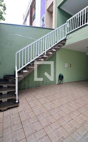 Casa à venda com 250m², 3 quartos e 6 vagasEscada