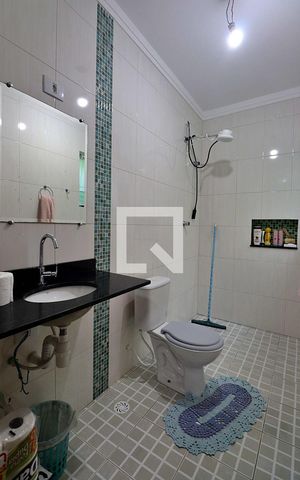 Casa à venda com 250m², 3 quartos e 6 vagasSuíte 3 - Banheiro