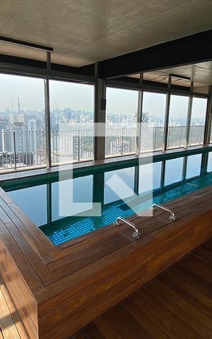 Studio à venda com 25m², 1 quarto e sem vaga Studio à venda com 25m², 1 quarto e sem vagaPiscina Coberta