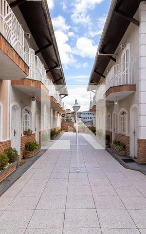 Casa de condomínio à venda com 120m², 3 quartos e 2 vagasCorredor do Condomínio