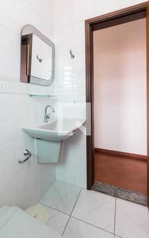 Casa à venda com 160m², 5 quartos e 2 vagasBanheiro 2