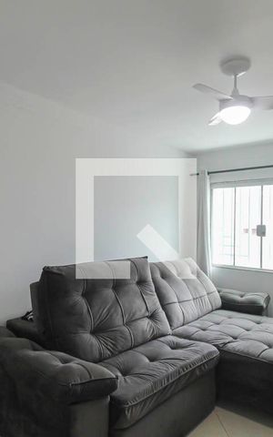 Casa de condomínio à venda com 80m², 2 quartos e 2 vagas Casa de condomínio à venda com 80m², 2 quartos e 2 vagasSala
