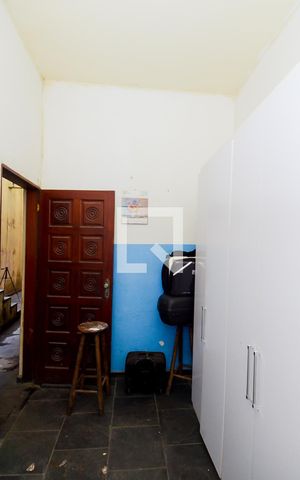 Casa à venda com 250m², 3 quartos e 2 vagasQuarto de Serviço