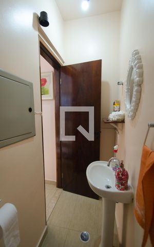 Casa para alugar com 104m², 3 quartos e 2 vagas Casa para alugar com 104m², 3 quartos e 2 vagasLavabo