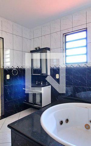 Casa à venda com 320m², 5 quartos e 10 vagasBanheiro da Suíte