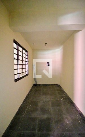 Casa à venda com 320m², 5 quartos e 10 vagasQuarto de Serviço