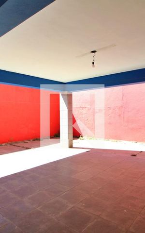 Casa à venda com 320m², 5 quartos e 10 vagasGaragem / Quintal